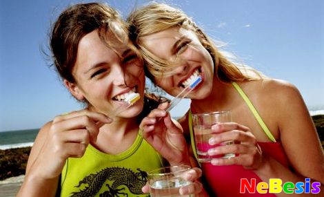 Народные рецепты для отбеливания зубов